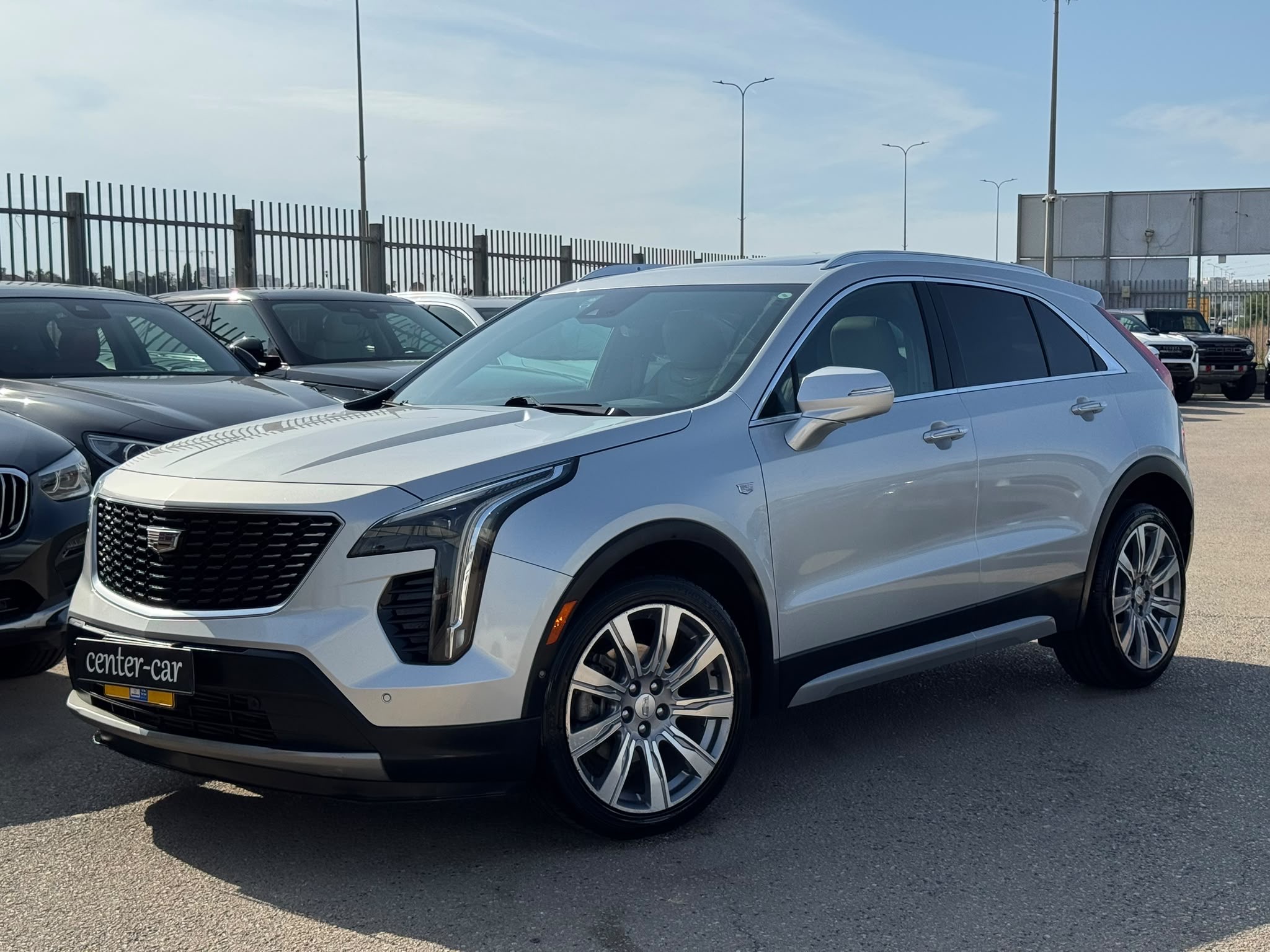 קאדילאק Xt4